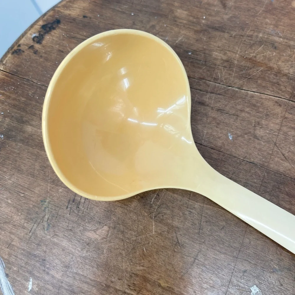 Vintage Tupperware 1816-10 Classic Serving Ladle